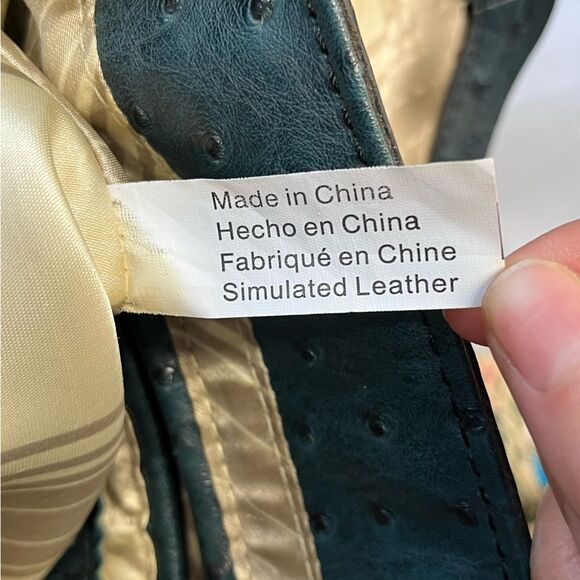 London Fog | Green Simulated Ostrich Skin Leather Purse - Picture 9 of 9